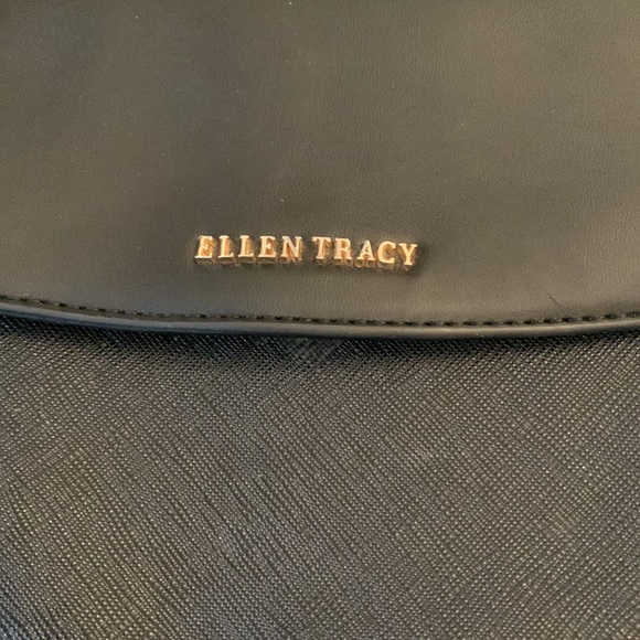 Ellen Tracy Envelope Clutch in Black with removable strap - Picture 2 of 11